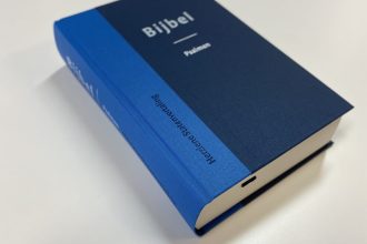 9789065394231-Bijbel-herziene-statenvertaling-blauw-12-scaled
