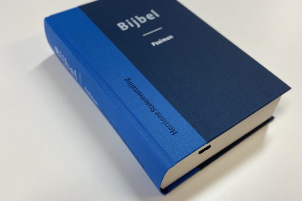 9789065394231-Bijbel-herziene-statenvertaling-blauw-12-scaled